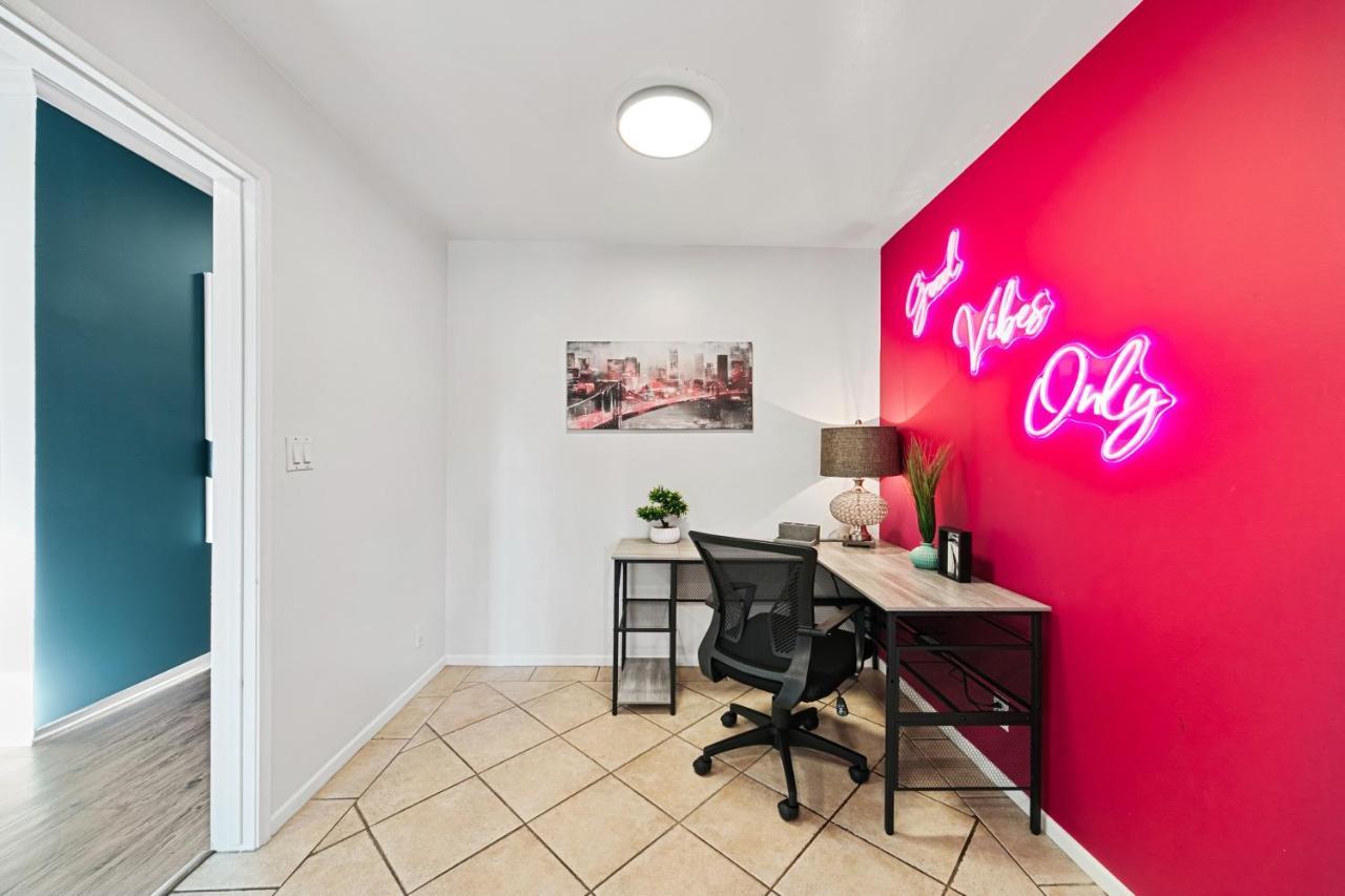 Beverly Hills Chic 2 Bed 2Bath With Patio And Parking 309 Лос-Анджелес Екстер'єр фото