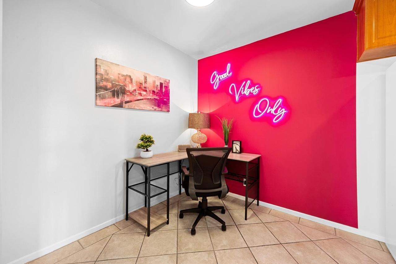 Beverly Hills Chic 2 Bed 2Bath With Patio And Parking 309 Лос-Анджелес Екстер'єр фото