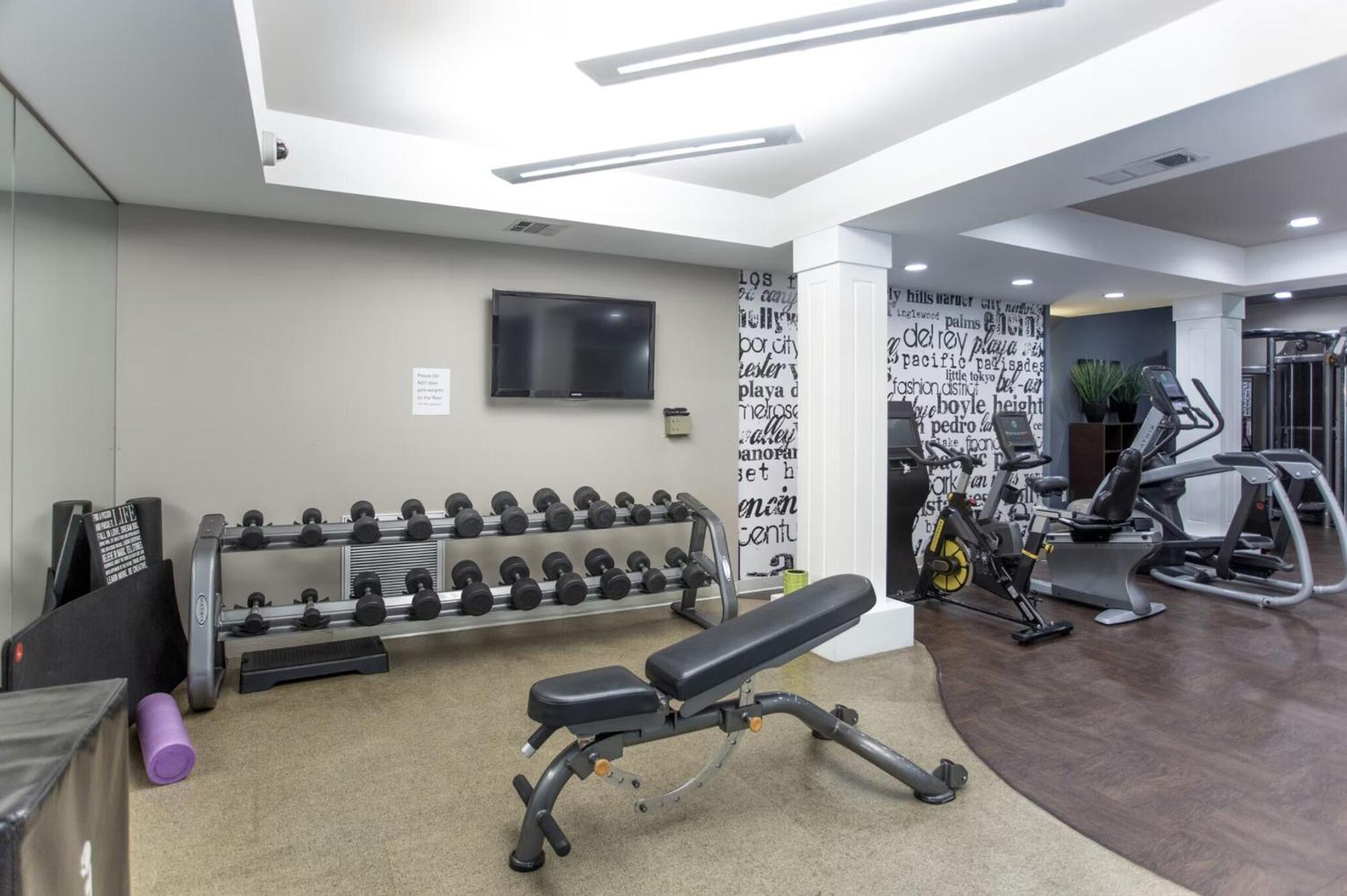 Beverly Hills Chic 2 Bed 2Bath With Patio And Parking 309 Лос-Анджелес Екстер'єр фото